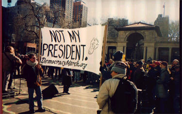 gwbushprotestnyc.jpg - 26.25 K